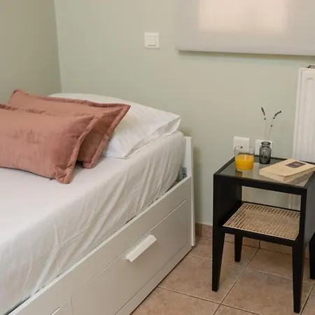 Apartman & Elegant With Private Garden
