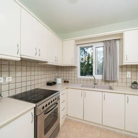 & Elegant With Private Garden Apartment