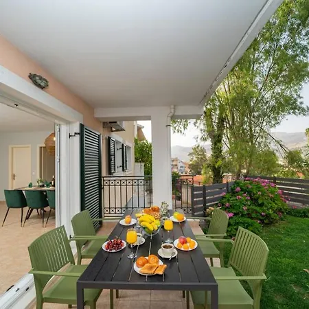 Apartment & Elegant With Private Garden *