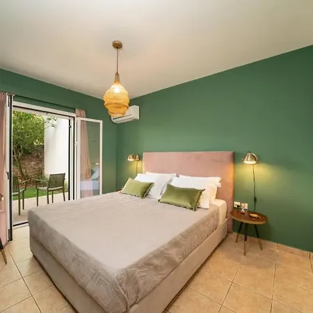 Apartment & Elegant With Private Garden *