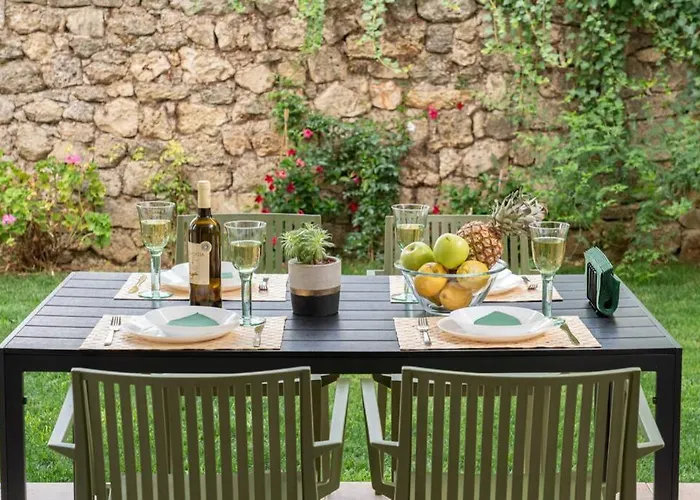 & Elegant With Private Garden *