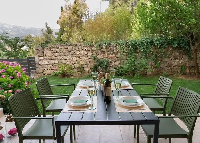 & Elegant With Private Garden Аргостолион