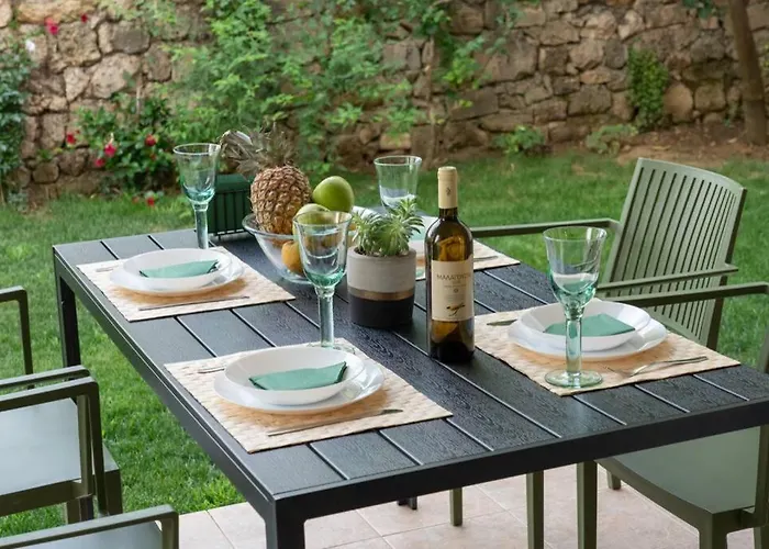 Appartement & Elegant With Private Garden *