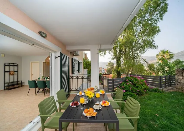 Апартаменты & Elegant With Private Garden *