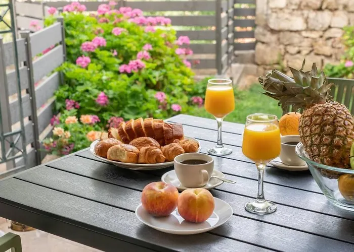 & Elegant With Private Garden Аргостолион
