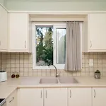 Apartman & Elegant With Private Garden Argosztóli