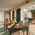 Apartman & Elegant With Private Garden Argosztóli